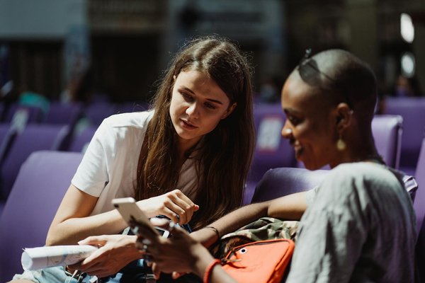 La Moda que Celebra a la Mujer Moderna